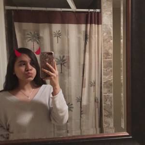 Meet your Posher, Evelyn